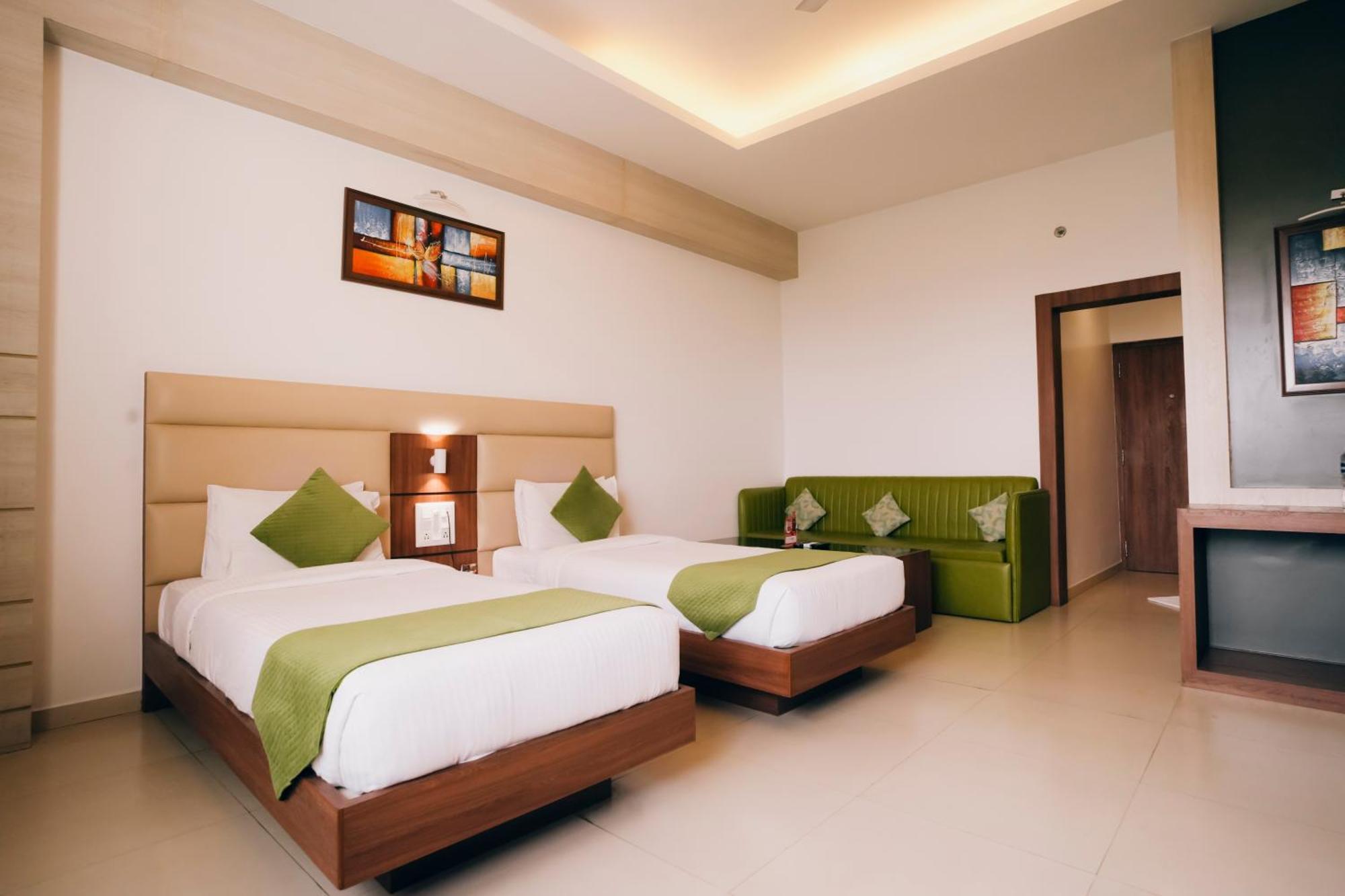 Imperial Heights Hotel Диогар Екстериор снимка